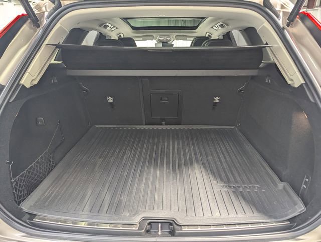 Used 2023 Volvo XC60 B5 Ultimate w/ Climate Package image 26