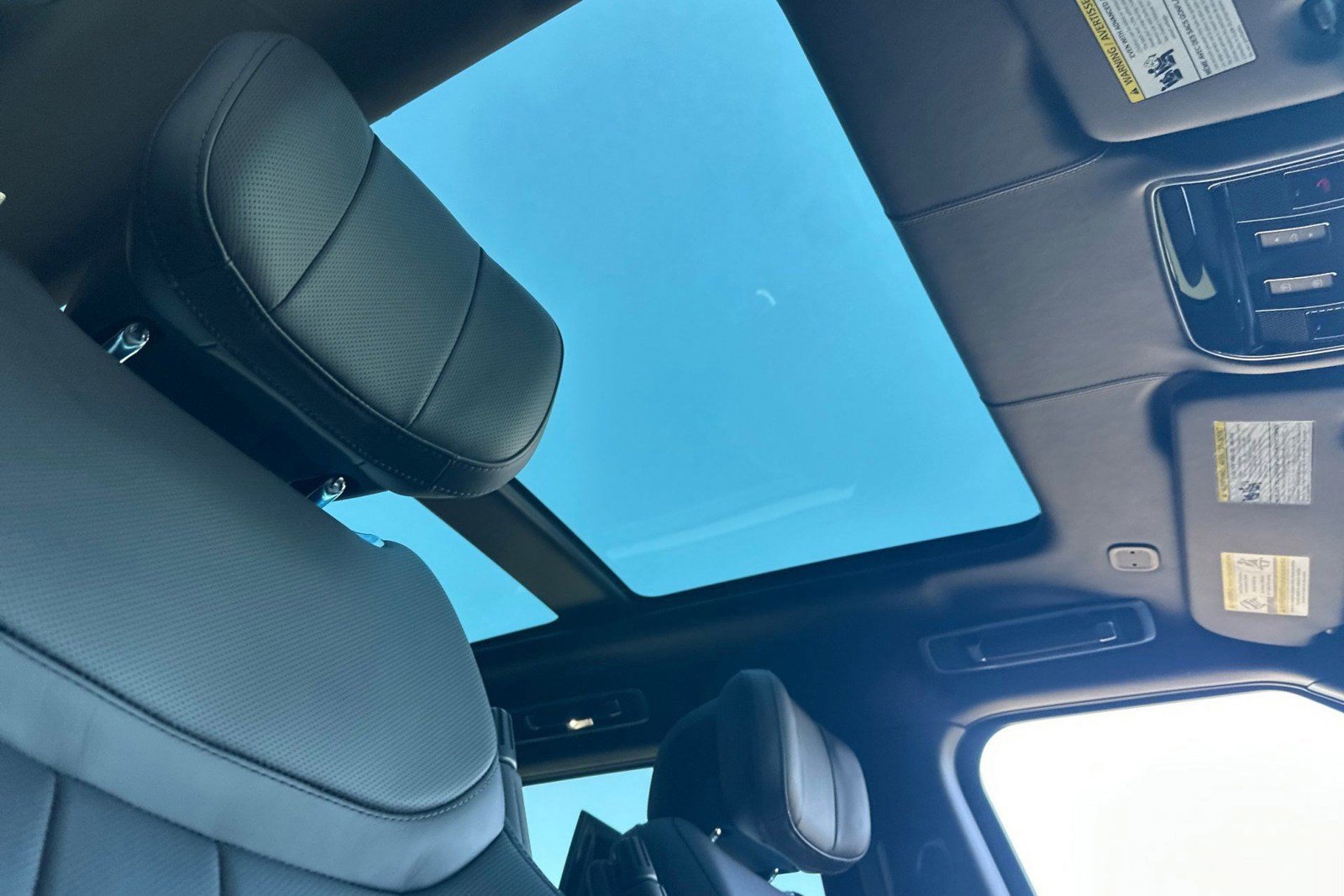 New 2026 Land Rover Range Rover Long Wheelbase Autobiography image 13