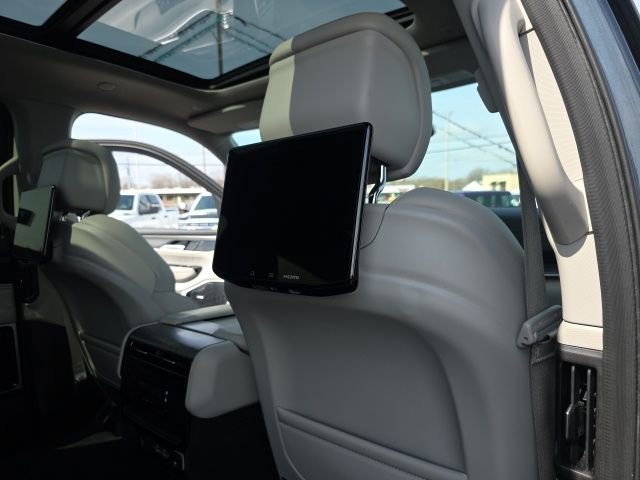 Used 2024 Jeep Wagoneer Series III w/ Premium Group I AWD/4WD image 61