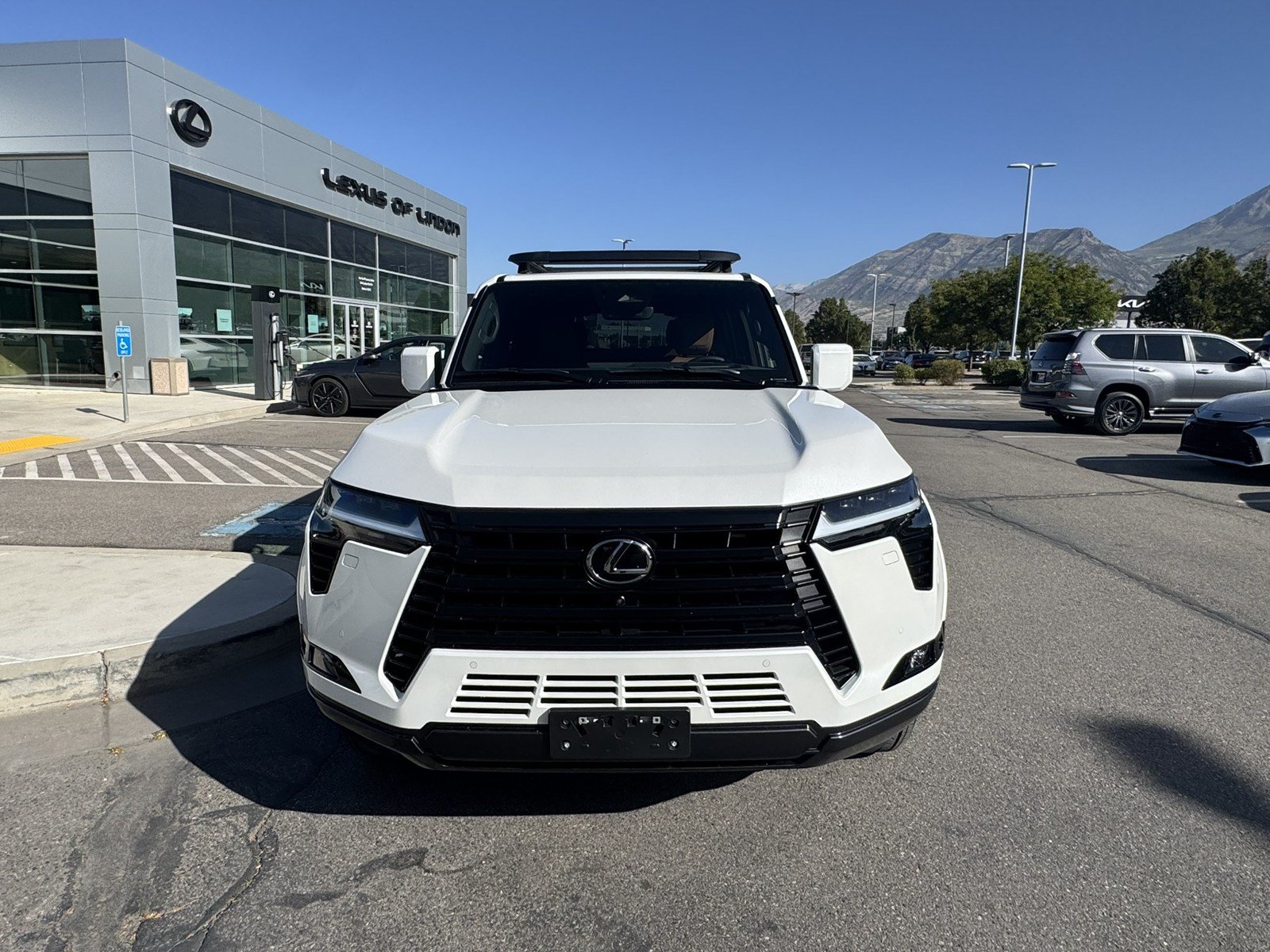 Used 2026 Lexus GX 550 w/ Accessory Package (31) AWD/4WD image 9