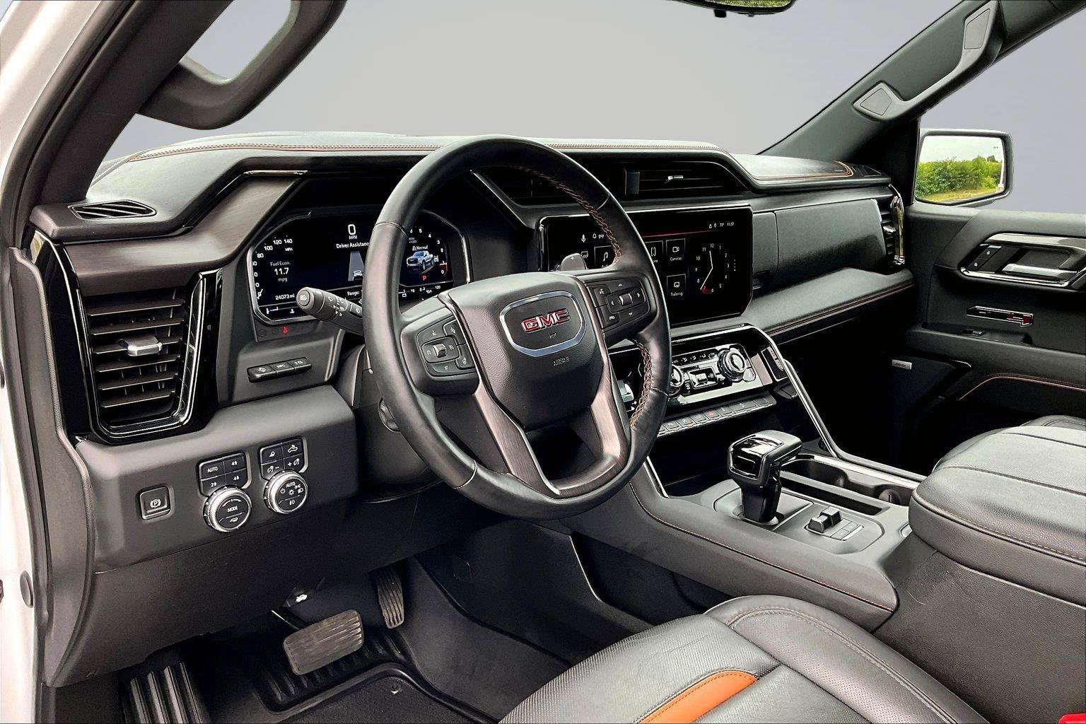 Used 2024 GMC Sierra 1500 AT4 w/ Technology Package AWD/4WD image 15