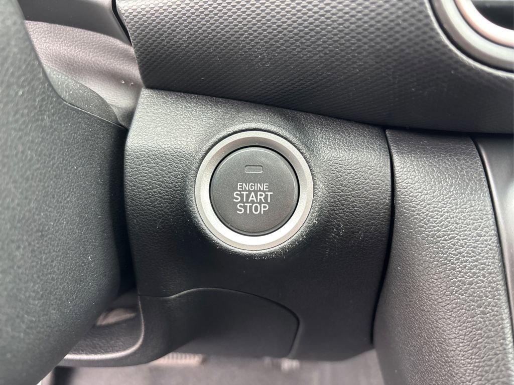 Used 2018 Hyundai Kona Limited image 29