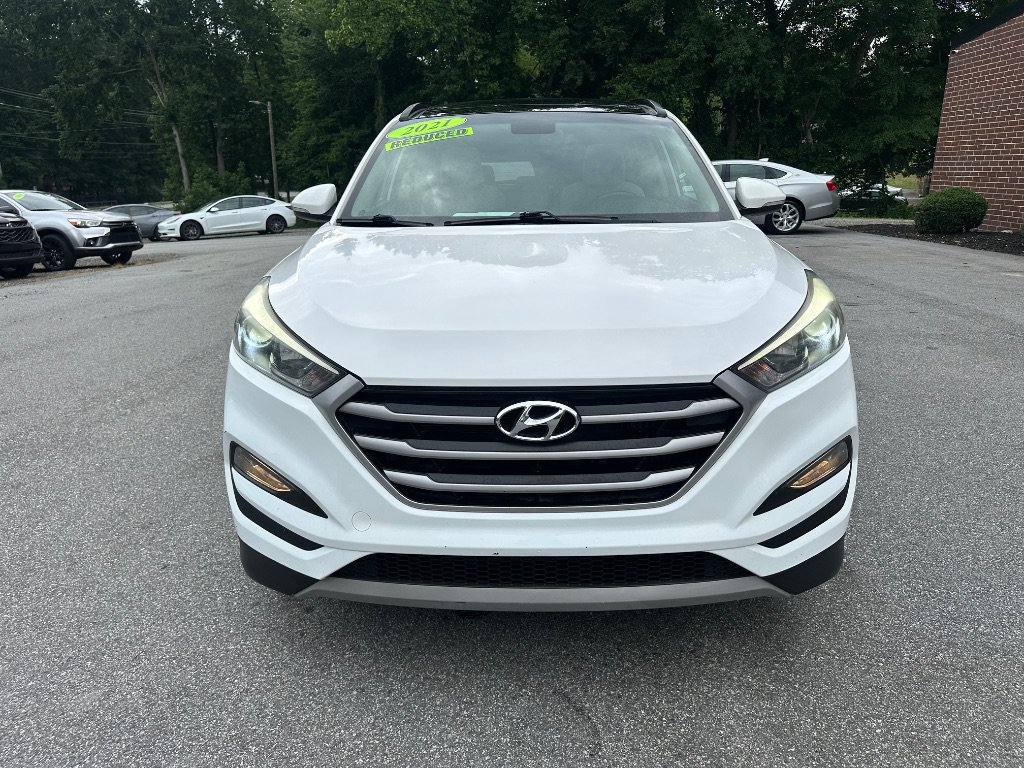 Used 2017 Hyundai Tucson Value AWD/4WD image 3