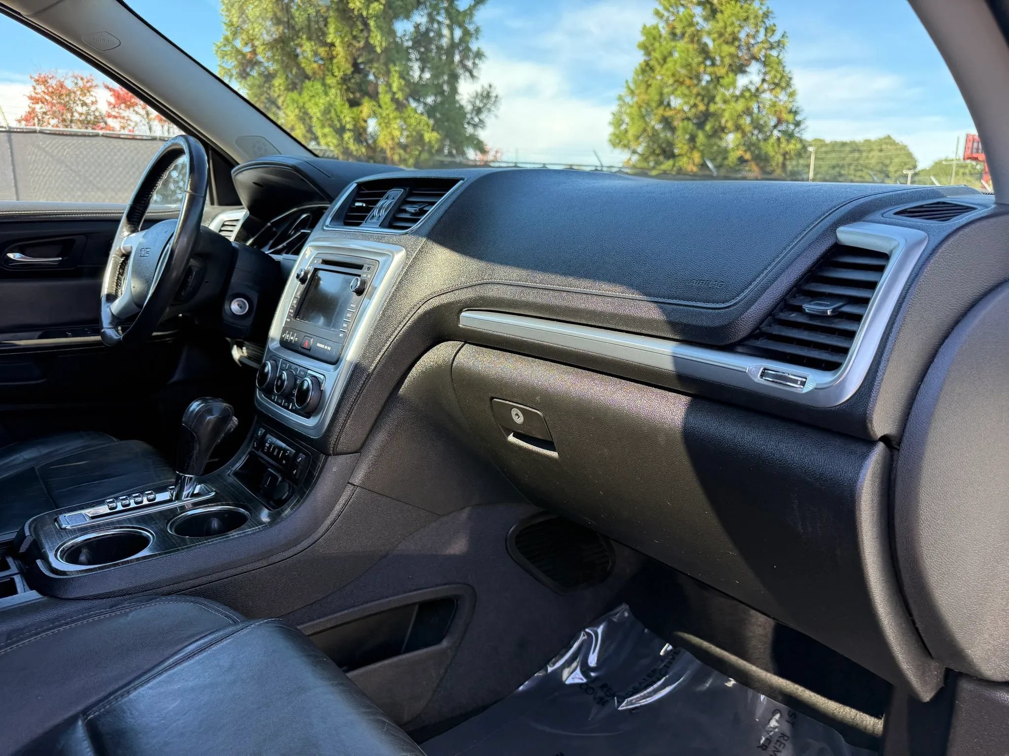 Used 2015 GMC Acadia SLT FWD image 18