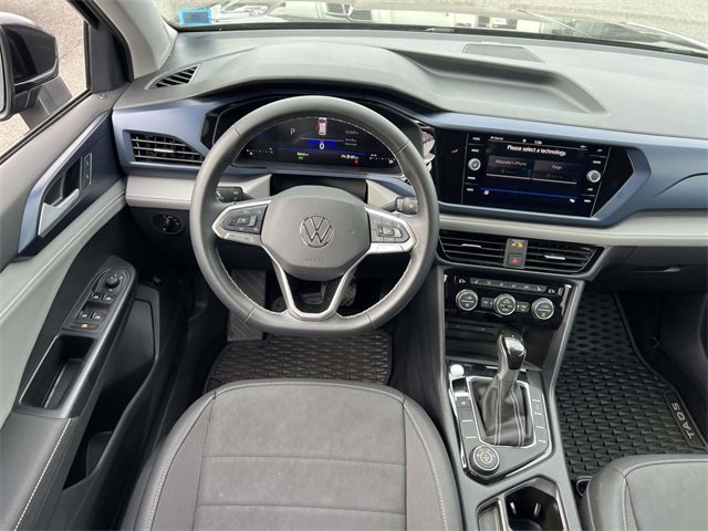 Used 2024 Volkswagen Taos SE image 13