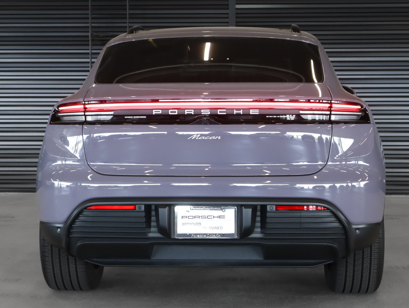 Certified 2025 Porsche Macan Electric RWD image 9