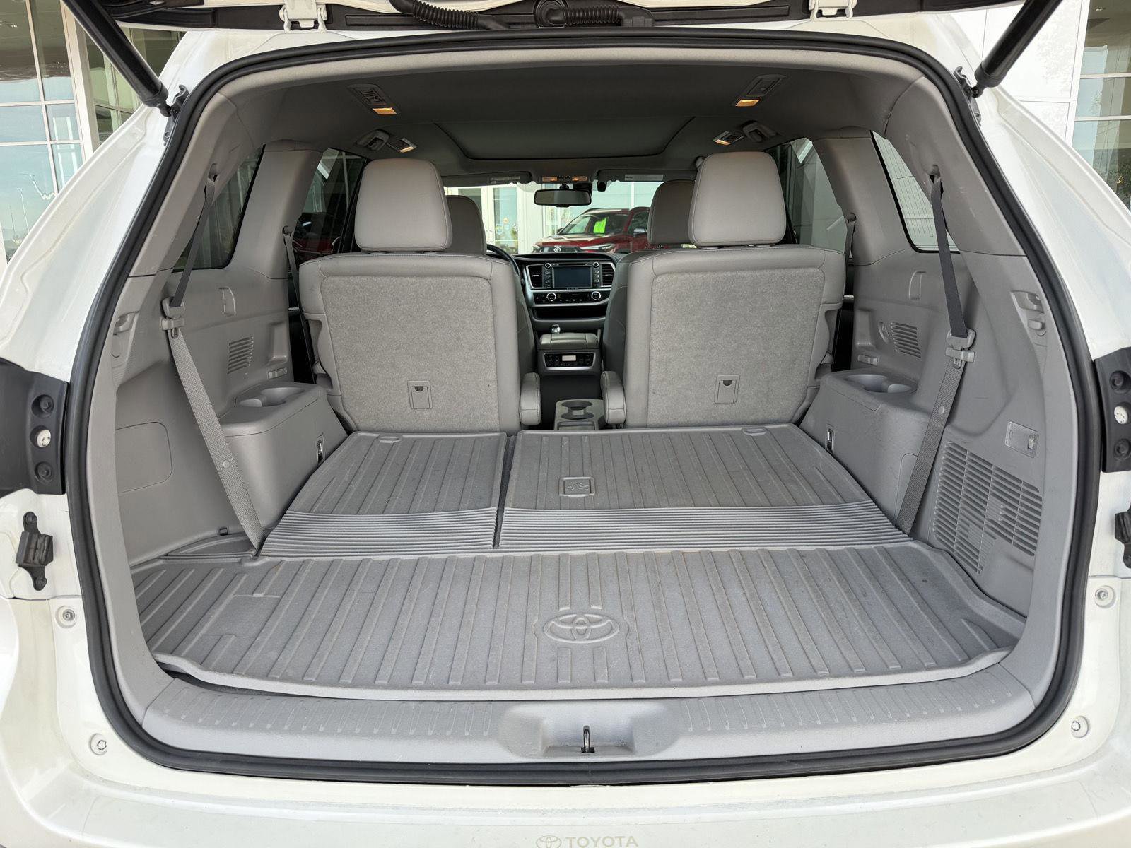 Used 2016 Toyota Highlander Limited Platinum image 11