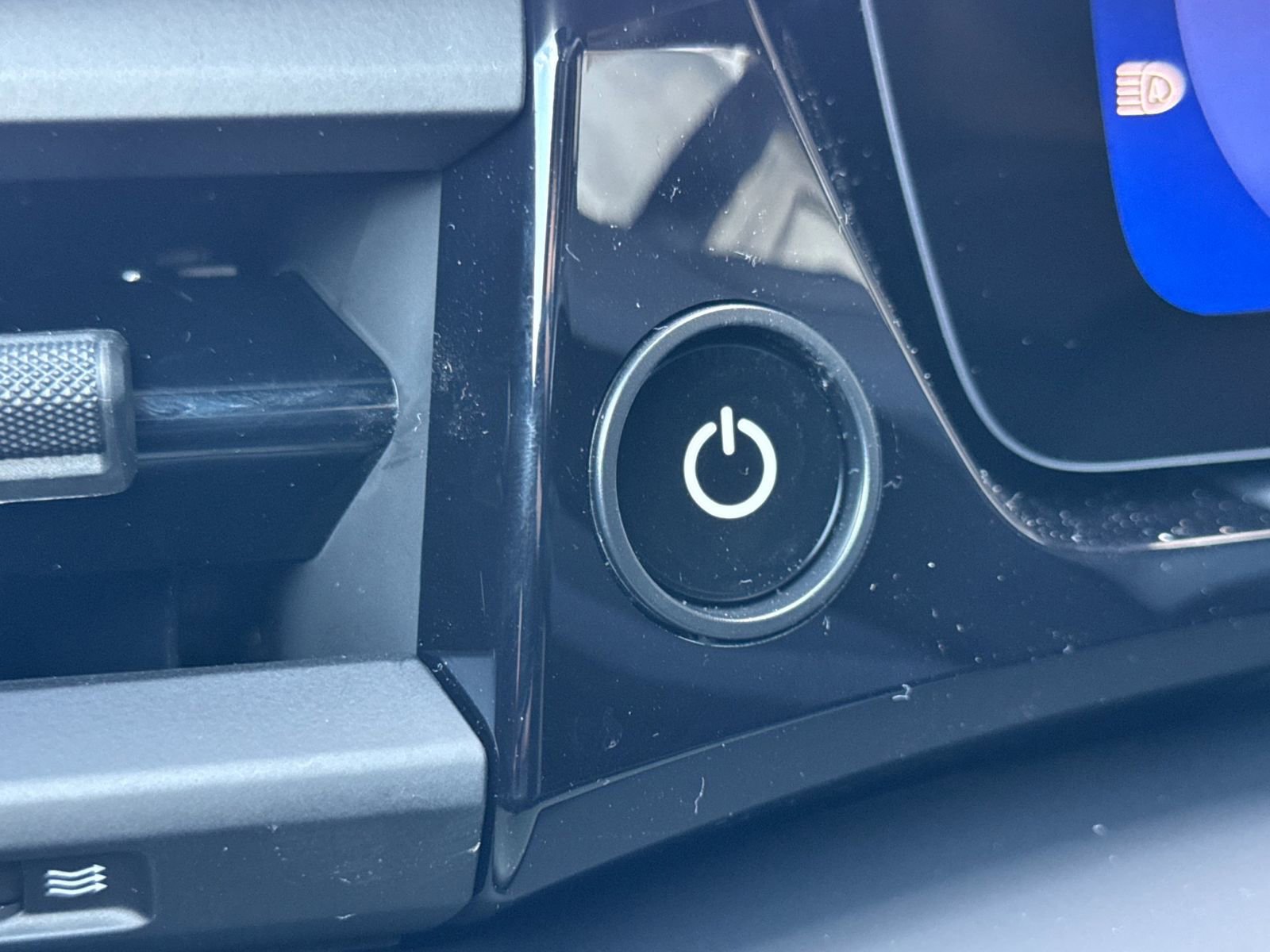 New 2025 Porsche Macan Electric image 26