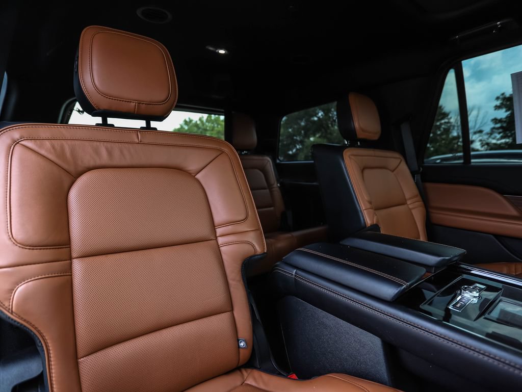 Used 2019 Lincoln Navigator Reserve AWD/4WD image 30
