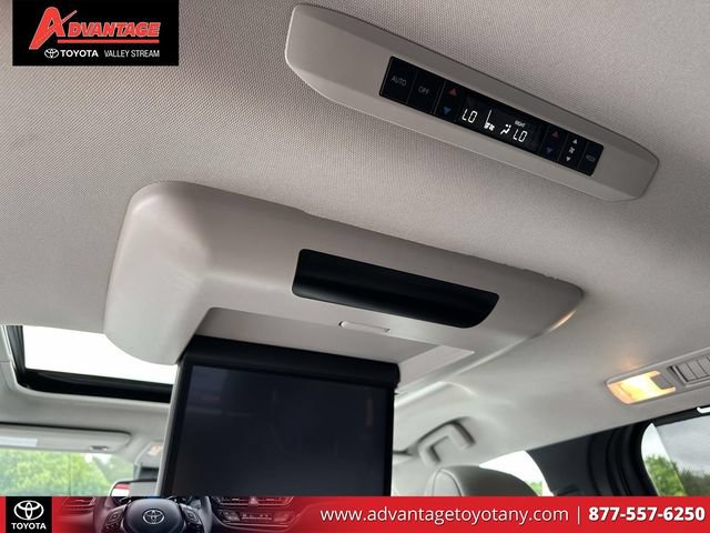 Used 2025 Toyota Sienna XLE w/ XLE Plus Package AWD/4WD image 16