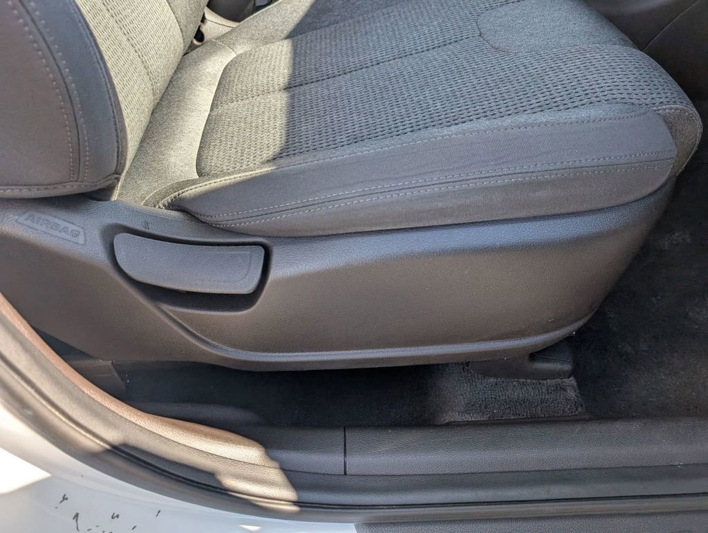 Used 2020 Hyundai Santa Fe SE image 42