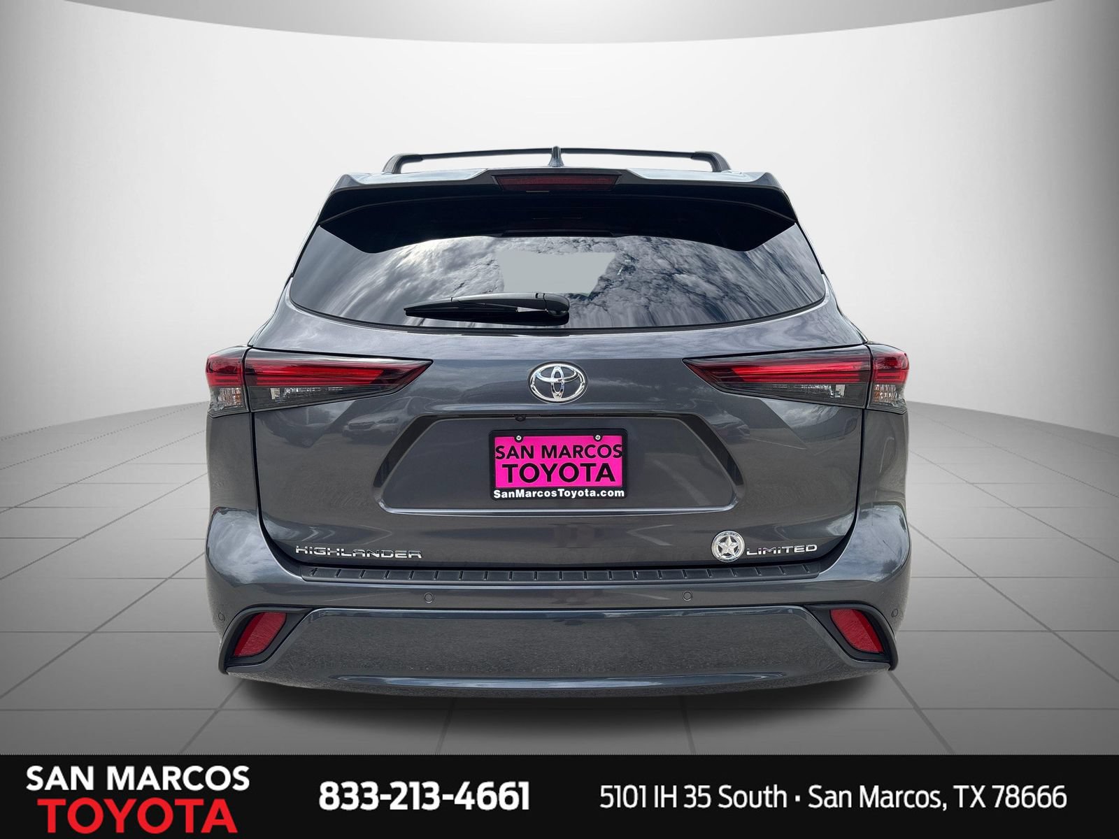 Used 2025 Toyota Highlander Limited FWD image 4