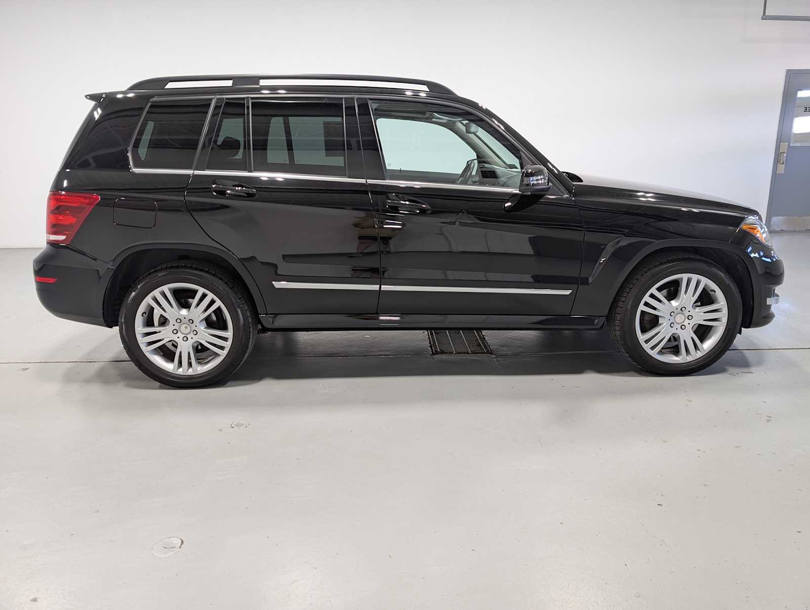 Used 2015 Mercedes-Benz GLK 350 4MATIC image 7