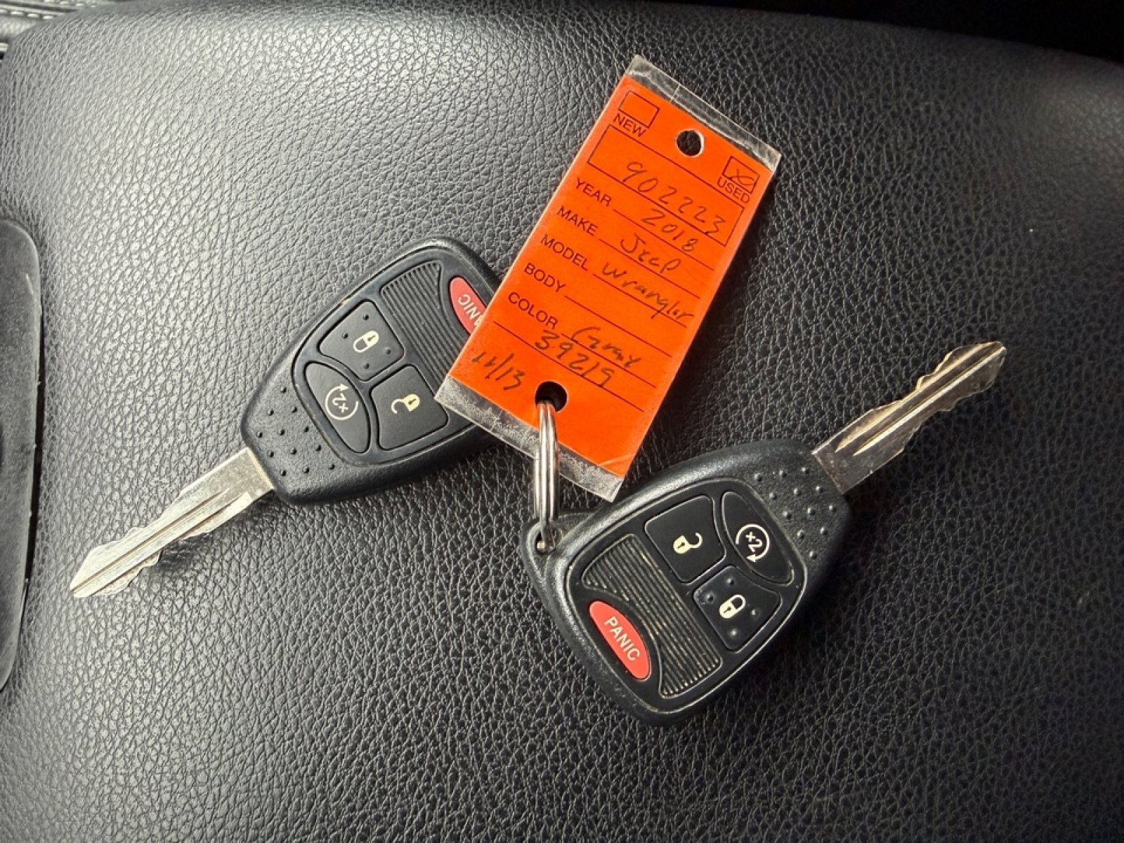 Used 2018 Jeep Wrangler Unlimited Sahara w/ Connectivity Group image 40