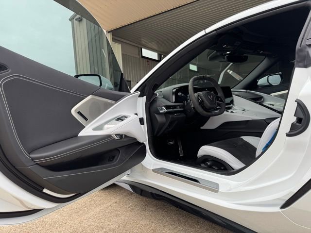 Used 2025 Chevrolet Corvette Z06 image 10