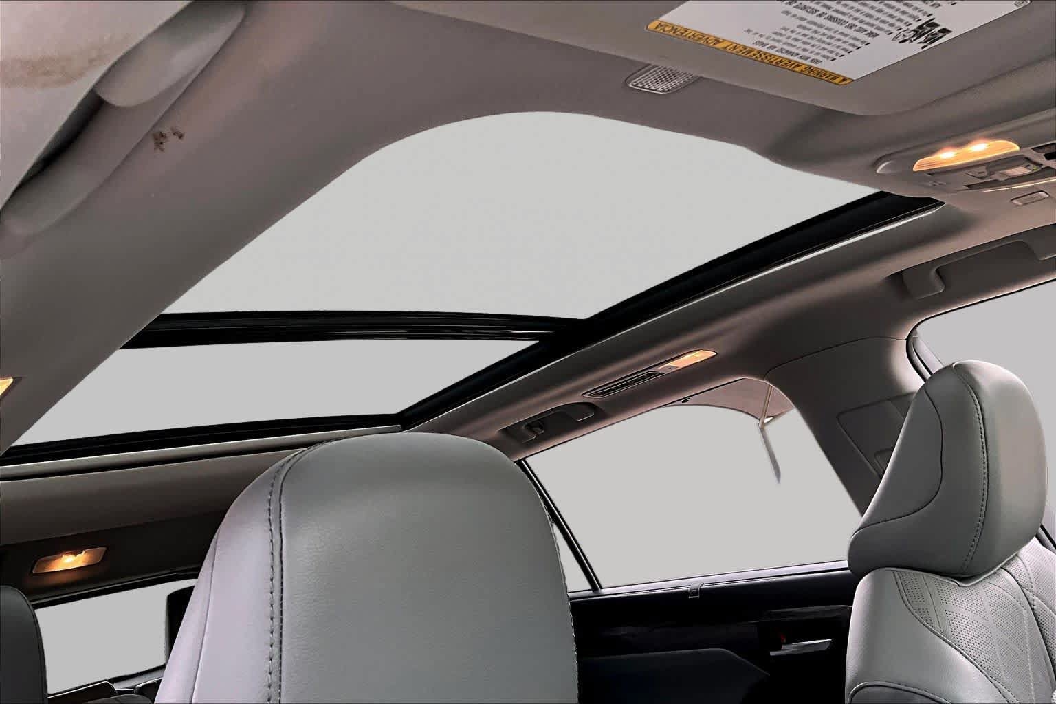 Used 2023 Toyota Highlander Platinum FWD image 14