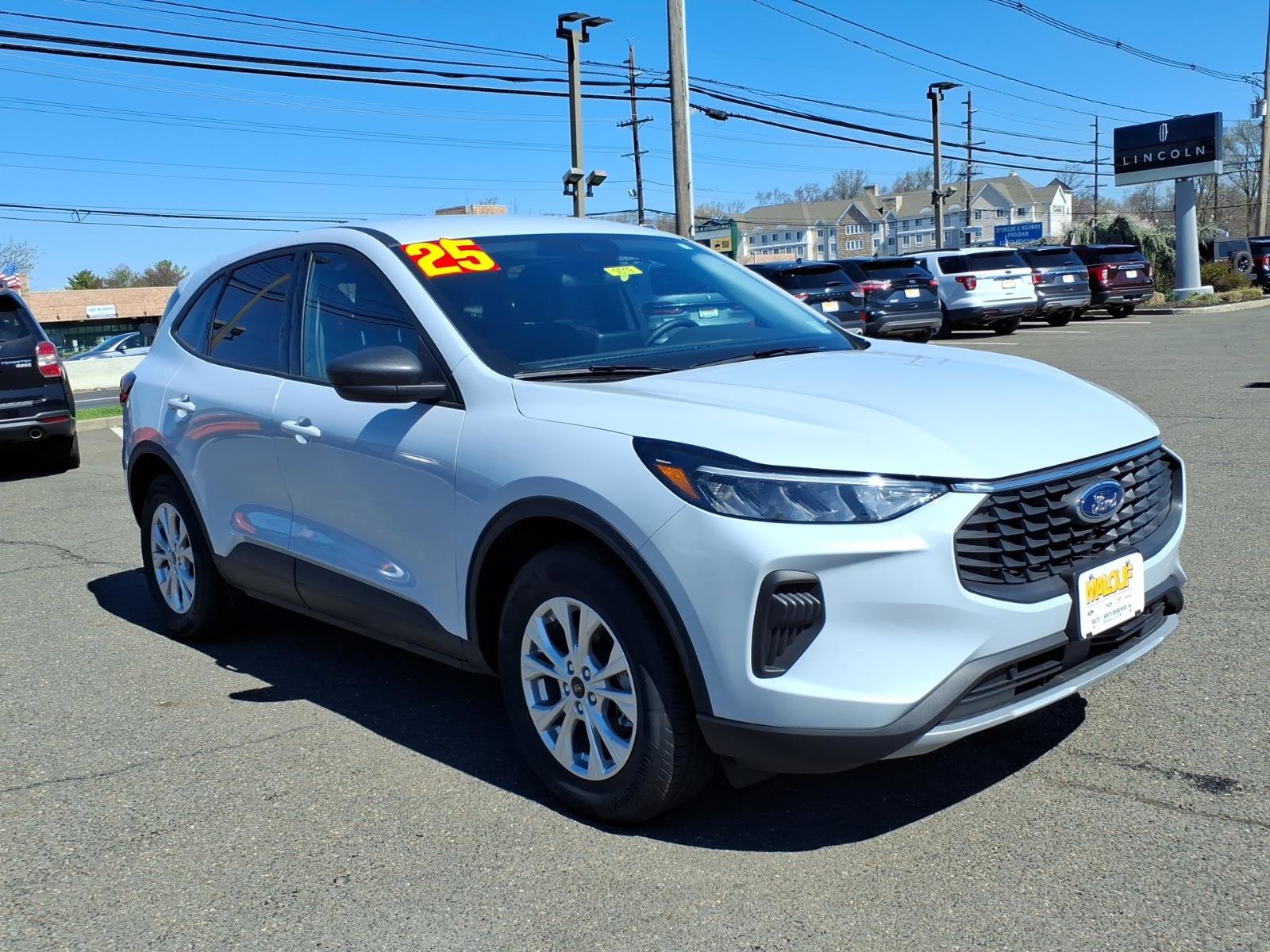 Used 2025 Ford Escape Active w/ Cold Weather Package AWD/4WD image 1
