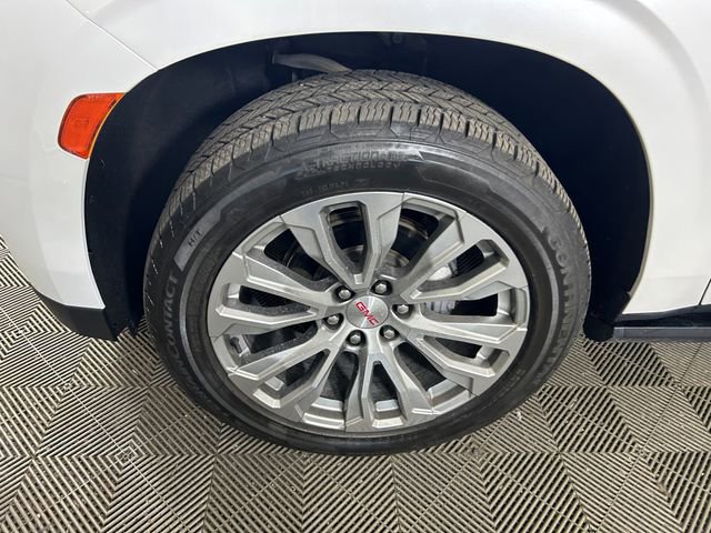 Used 2021 GMC Yukon Denali w/ Denali Premium Package image 11