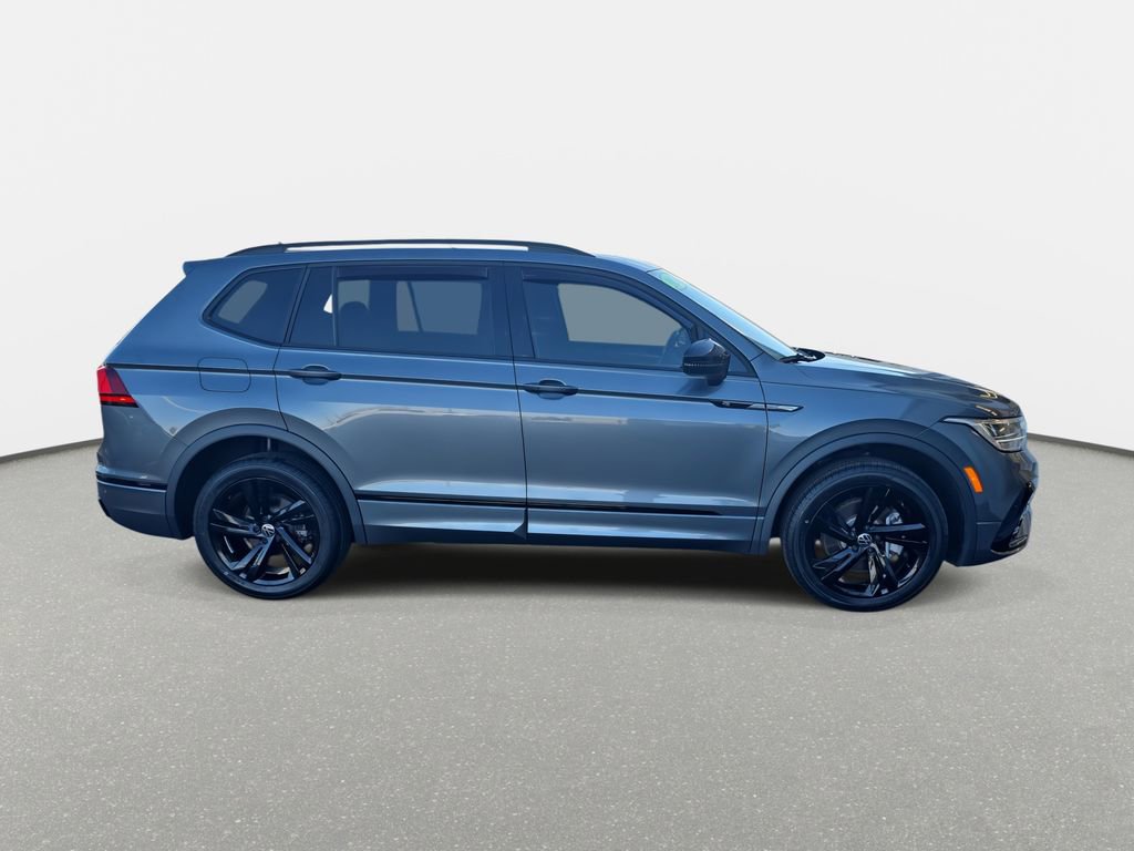 Certified 2023 Volkswagen Tiguan SE R-Line AWD/4WD image 4