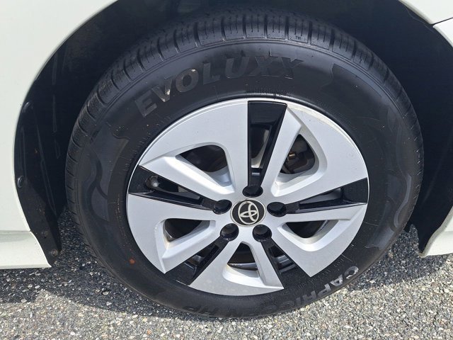 Used 2018 Toyota Prius Four image 14