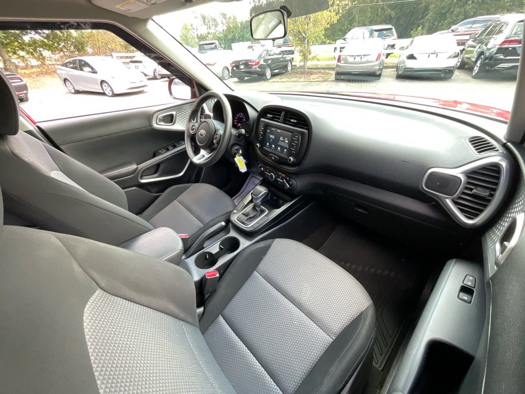 Used 2020 Kia Soul LX image 18