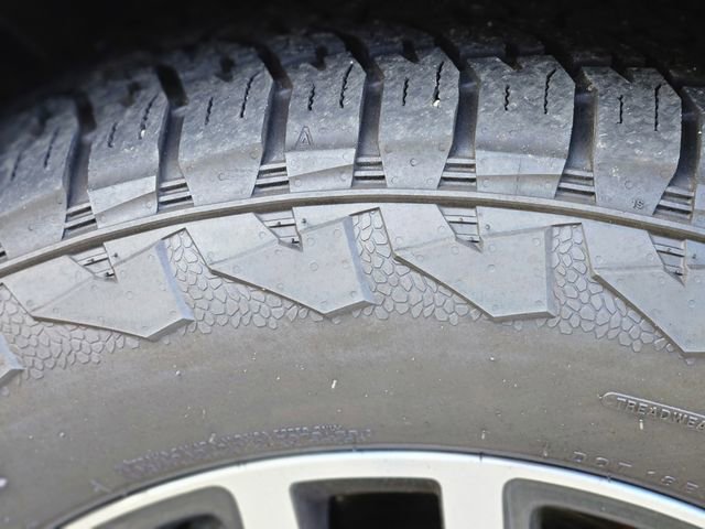 Used 2023 GMC Yukon XL AT4 w/ AT4 Premium Plus Package image 10