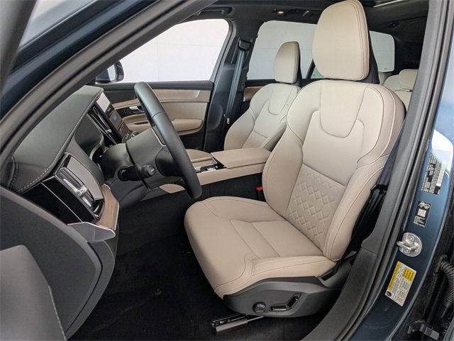 New 2026 Volvo XC90 B6 Plus w/ Protection Package Premier image 5