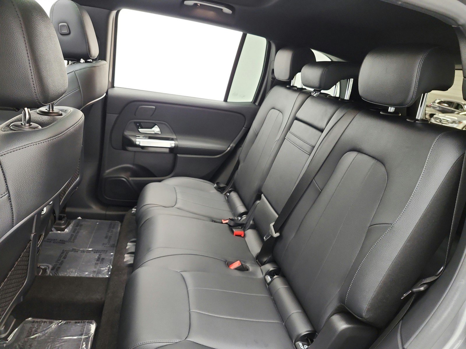 Used 2024 Mercedes-Benz EQB 300 4MATIC image 16