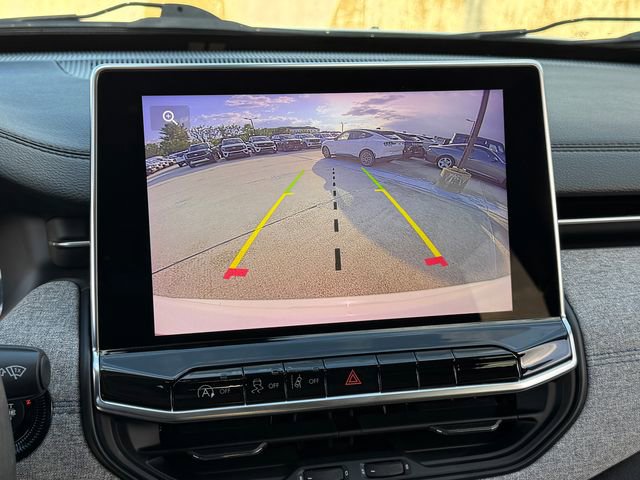 Used 2022 Jeep Compass Latitude w/ Sun and Sound Group AWD/4WD image 26