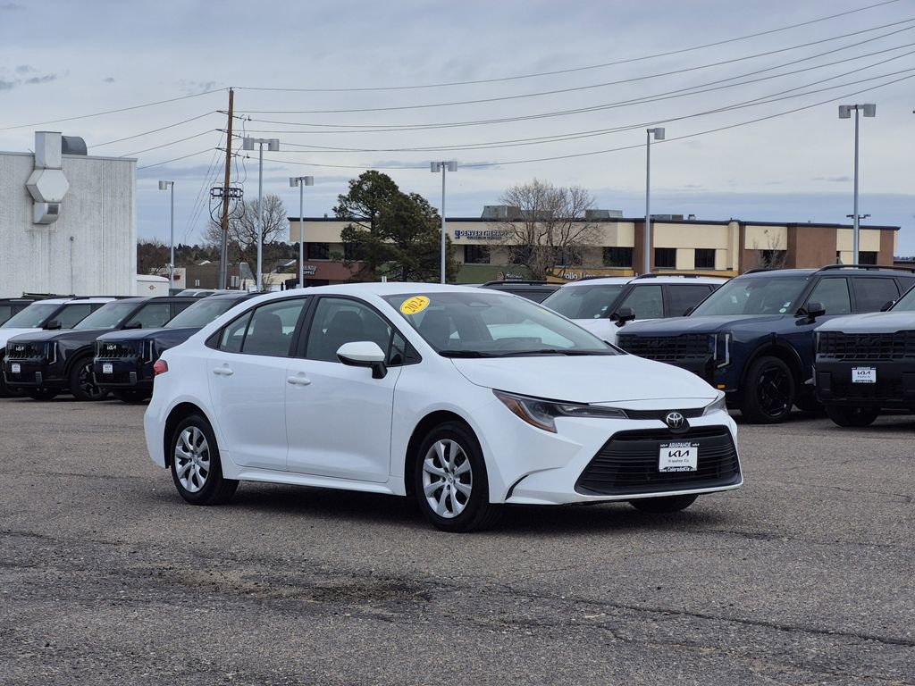 Used 2024 Toyota Corolla LE image 2