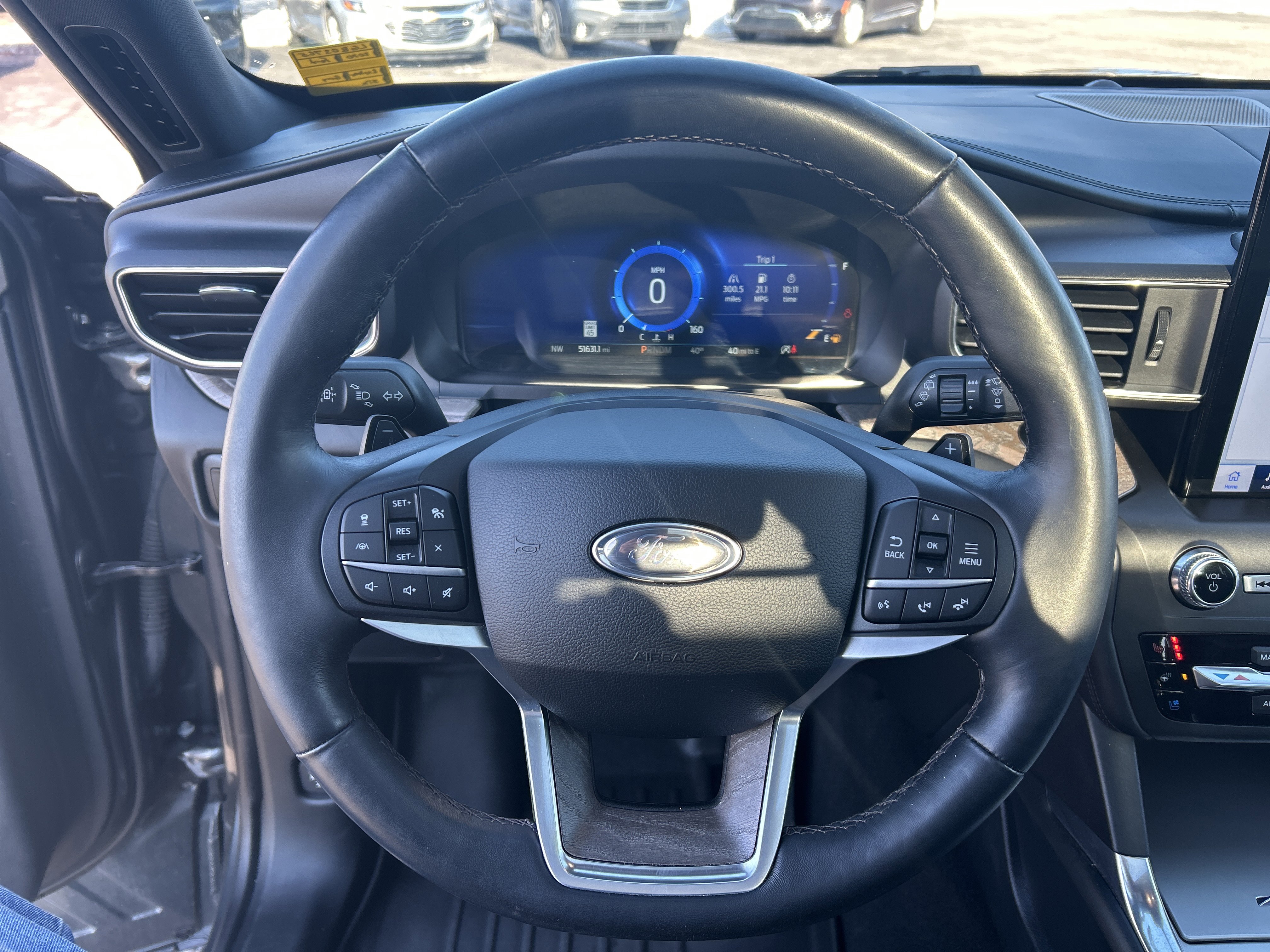 Used 2020 Ford Explorer Platinum w/ Premium Technology Package image 17