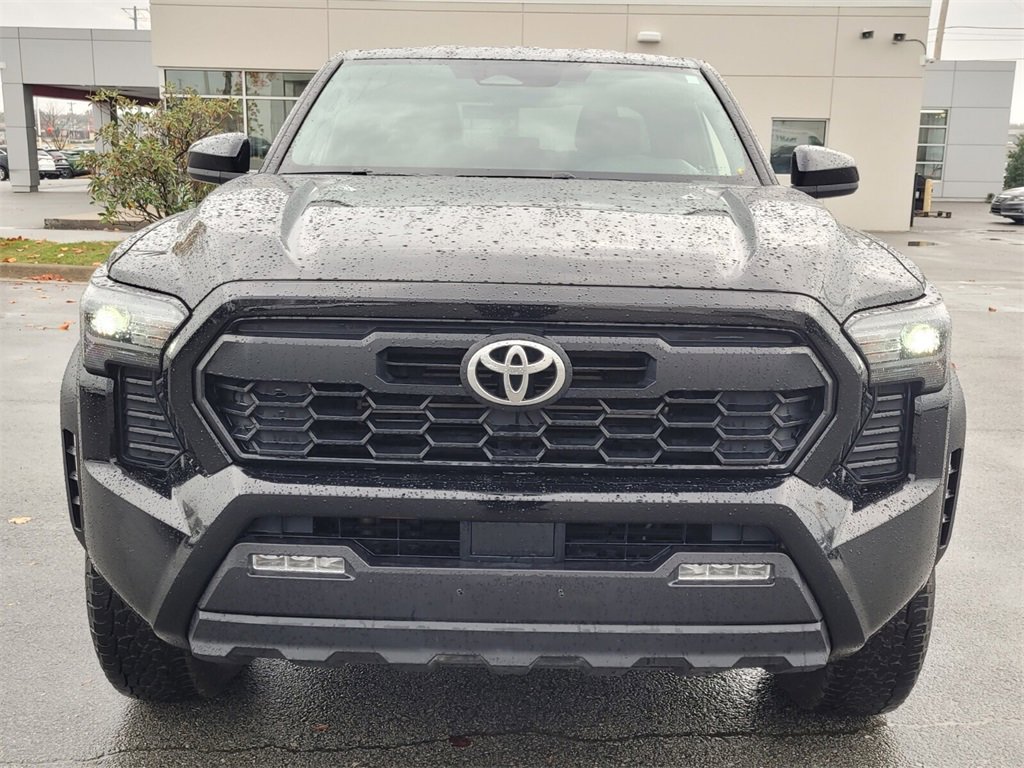 Used 2024 Toyota Tacoma TRD Off-Road image 14