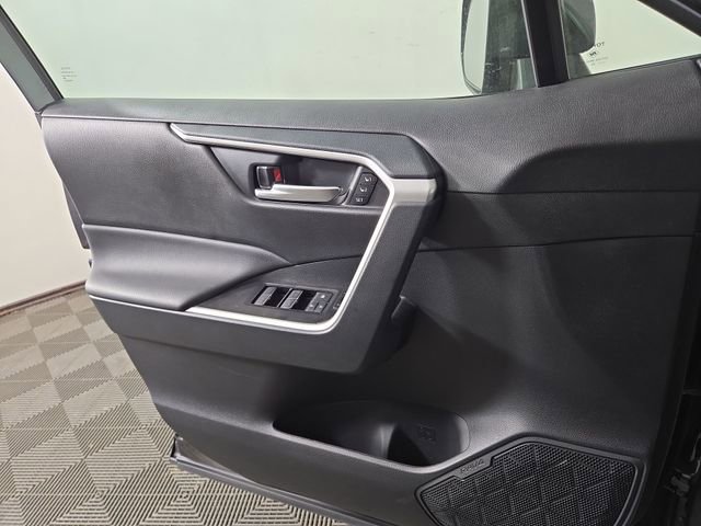 Used 2025 Toyota RAV4 XLE Premium image 29