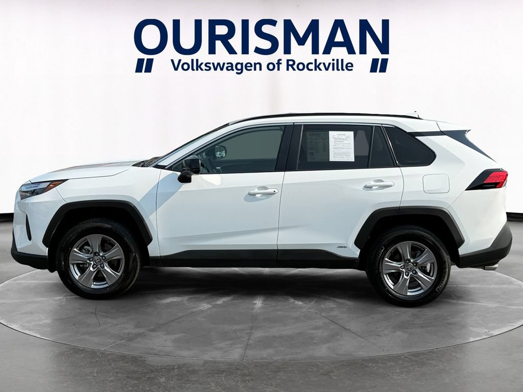Used 2025 Toyota RAV4 LE AWD/4WD image 3