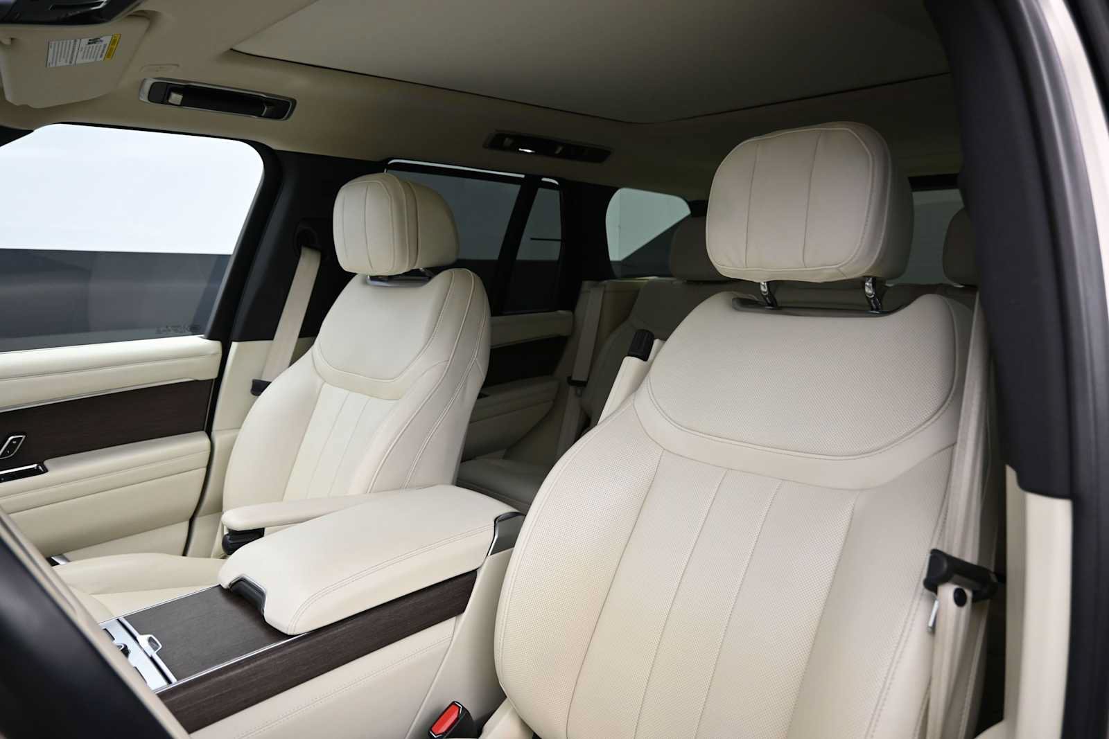 Used 2023 Land Rover Range Rover SE AWD/4WD image 5