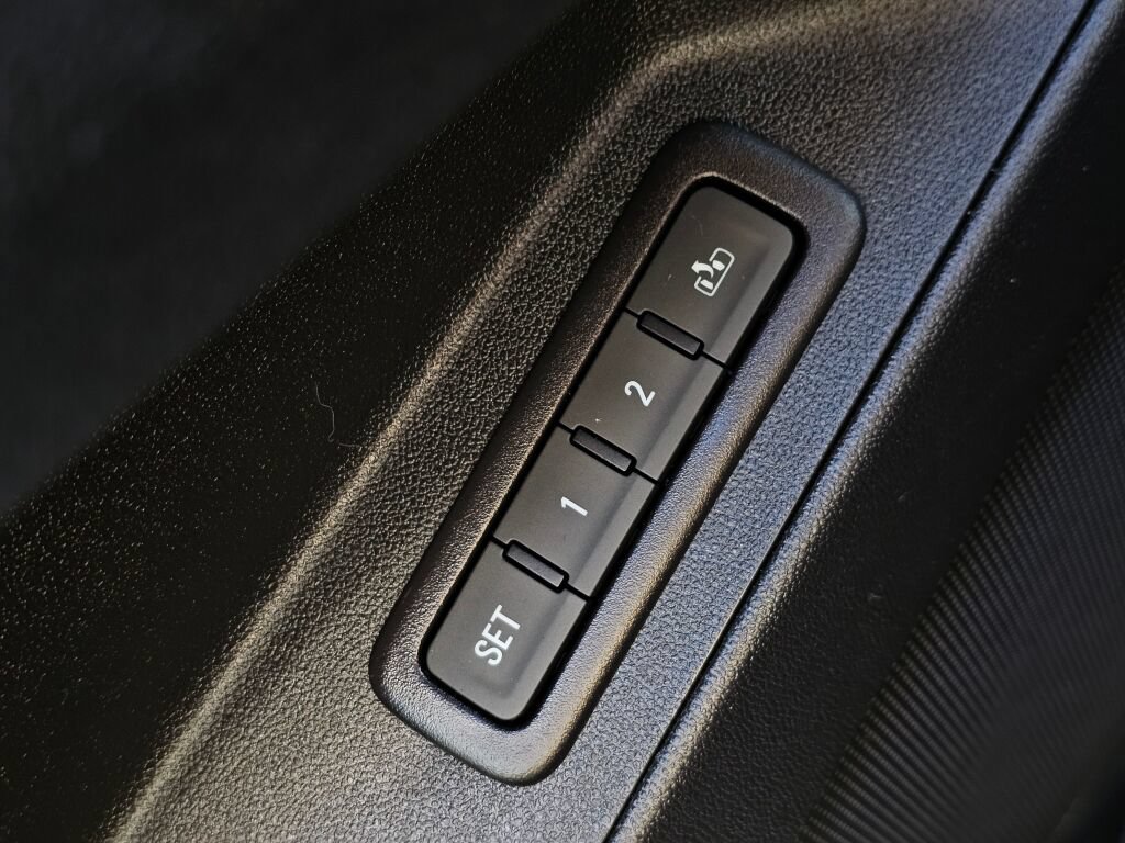 Used 2018 Chevrolet Equinox Premier AWD/4WD image 20