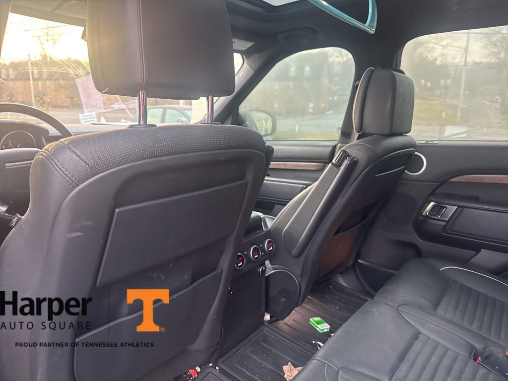 Used 2017 Land Rover Discovery HSE Luxury image 11