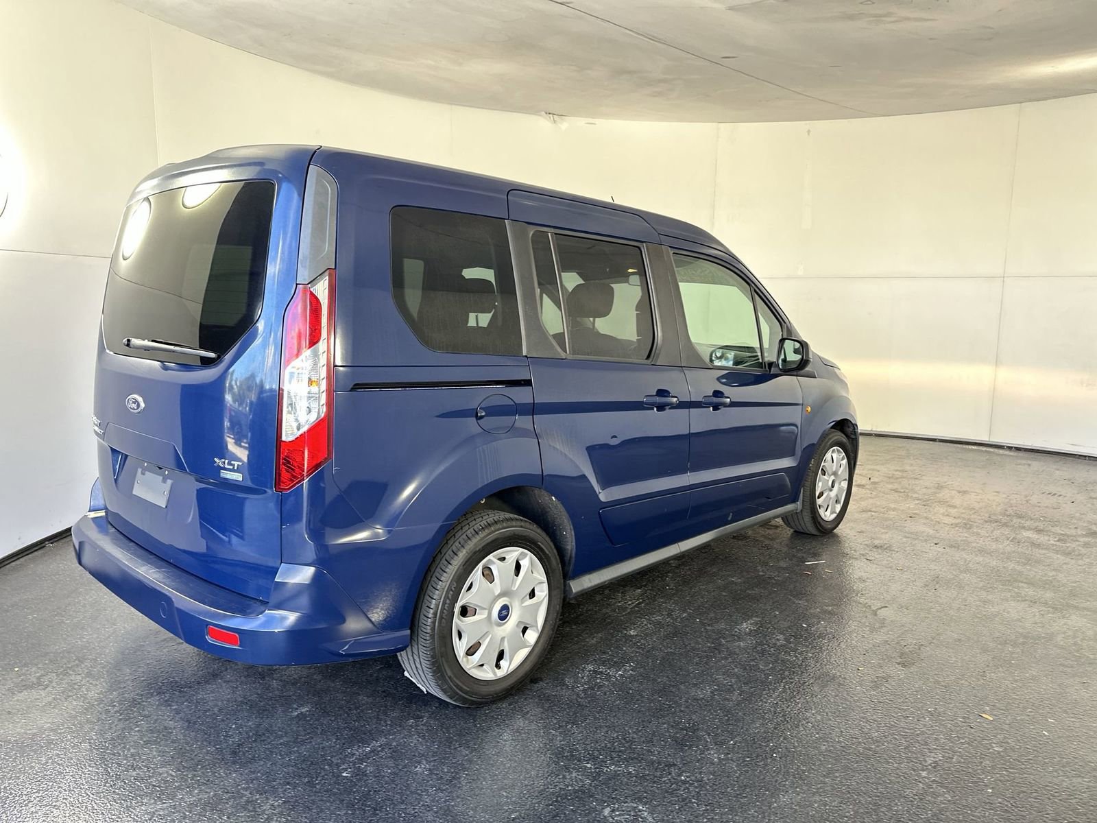 Used 2016 Ford Transit Connect XLT image 11