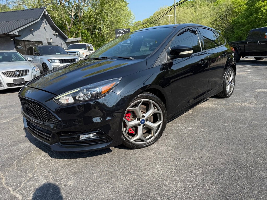 Used 2017 Ford Focus ST w/ Equipment Group 401A FWD image 4