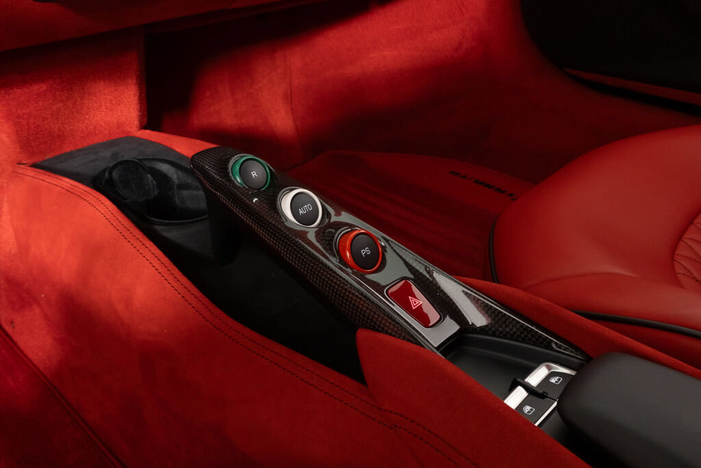 Used 2022 Ferrari F8 Tributo RWD image 39