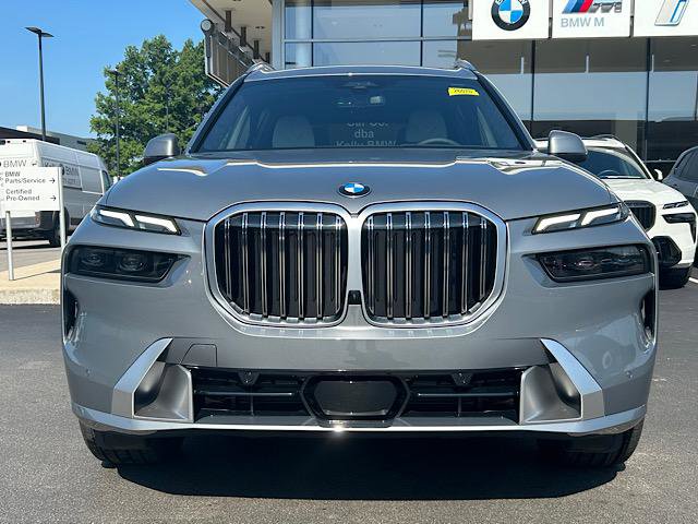 New 2026 BMW X7 xDrive40i image 2