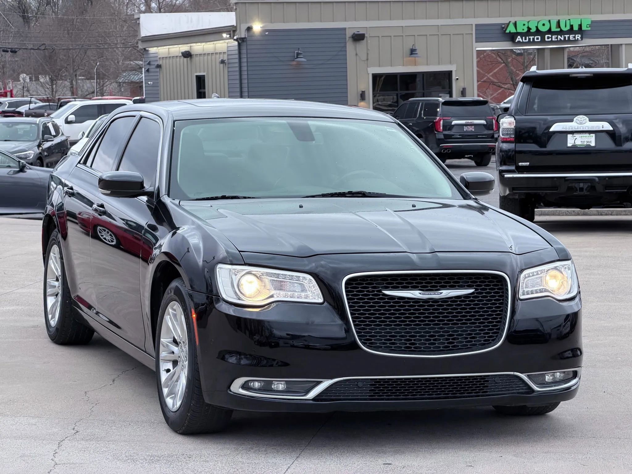 Used 2021 Chrysler 300 Touring L w/ Popular Equipment Group RWD image 37