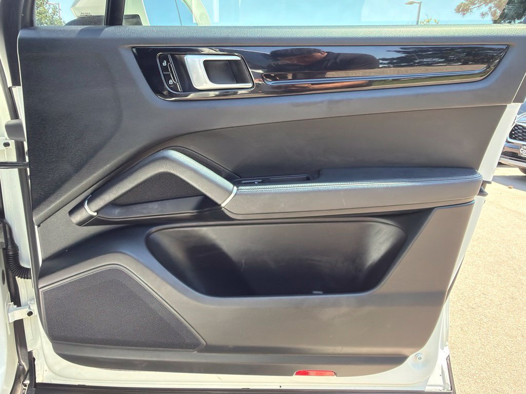 Used 2020 Porsche Cayenne AWD/4WD image 10