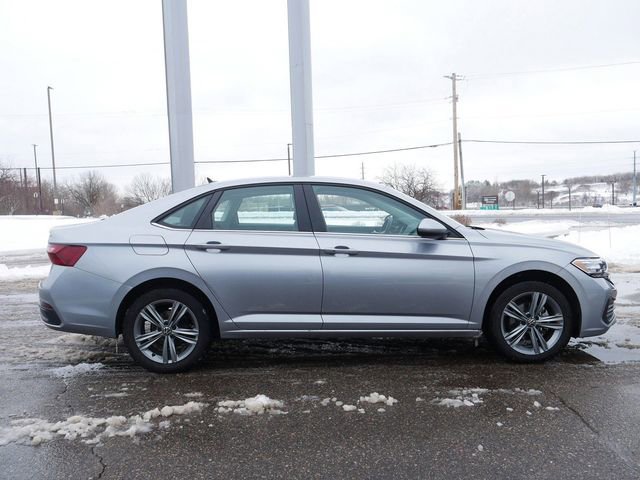 Certified 2024 Volkswagen Jetta SE image 8