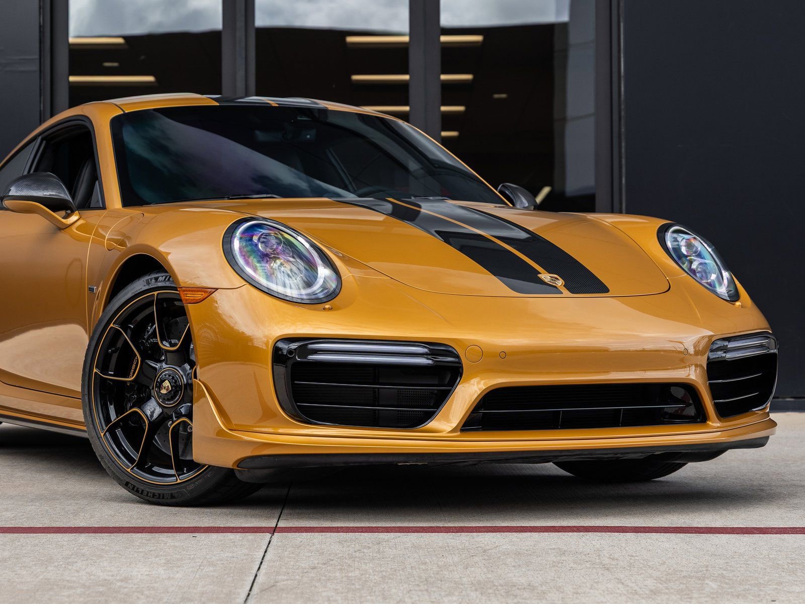 Used 2018 Porsche 911 Turbo S image 9