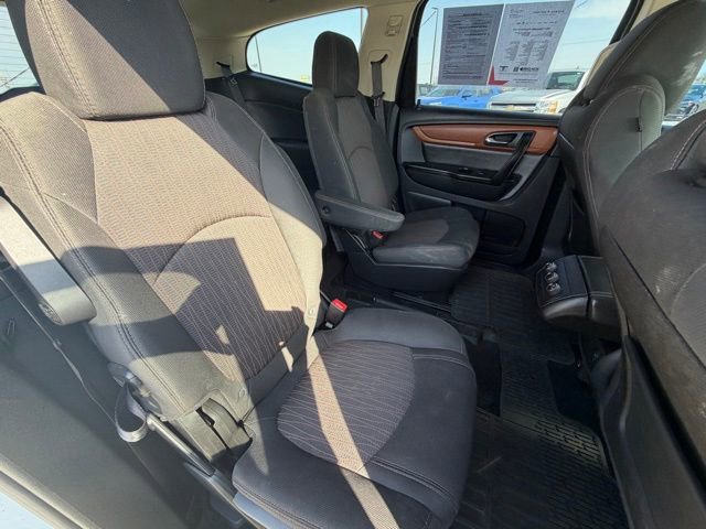 Used 2017 Chevrolet Traverse LT w/ Style and Technology Package FWD image 25