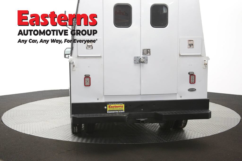 Used 2017 Ford F550 2WD Regular Cab Super Duty image 37