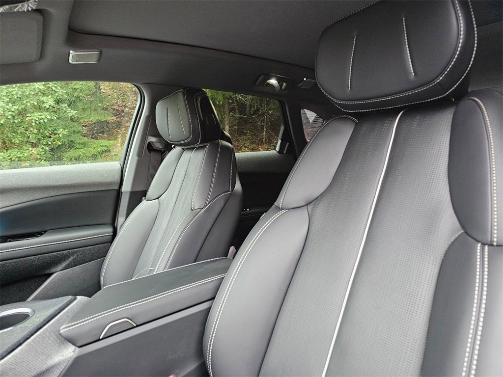 New 2026 Cadillac Optiq Luxury 2 image 20