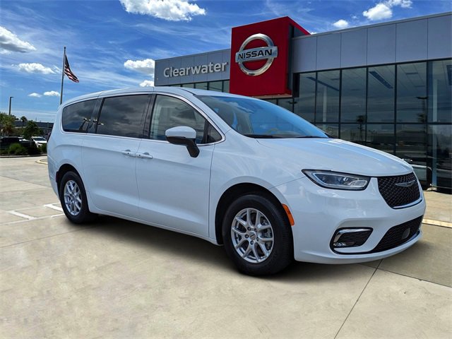 Used 2023 Chrysler Pacifica Touring-L