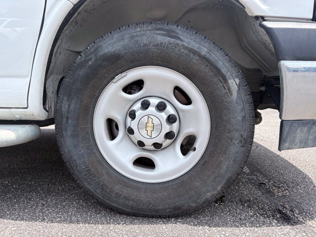 Used 2025 Chevrolet Express 2500 w/ Driver Convenience Package RWD image 20